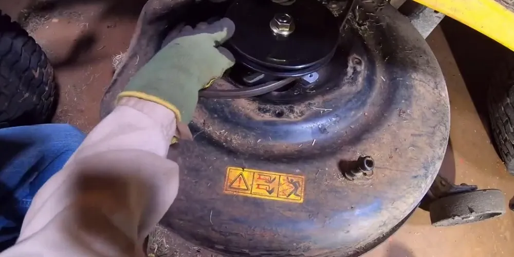 Step 4 Replace the new spindle assembly